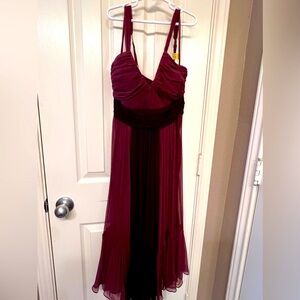 Gorgeous Size 4 BCBG Max Azria dress from Saks. Perfect for special occasion.